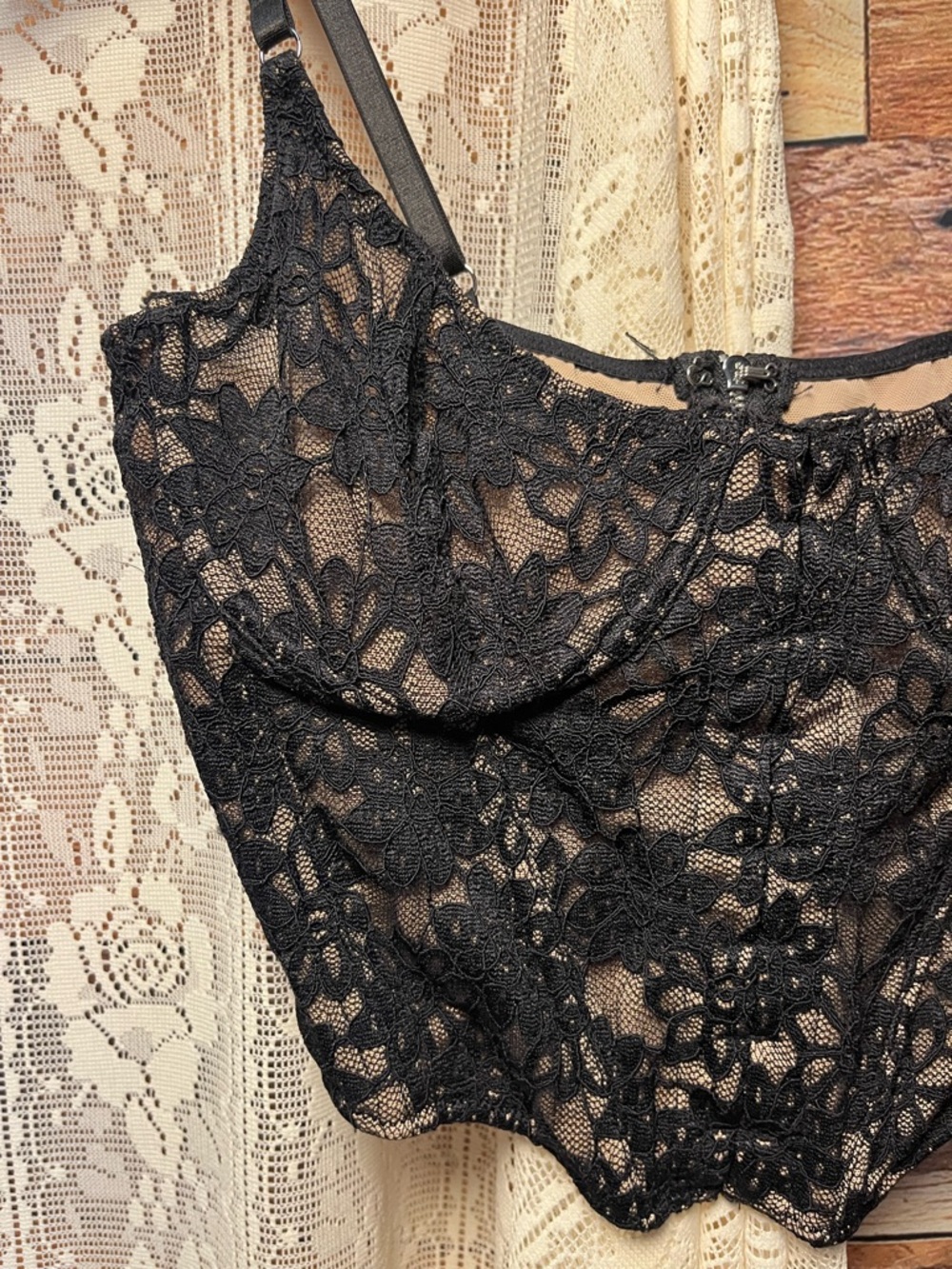 White Fox Black Lace Bustier Crop Top (245) - Picture 3 of 10